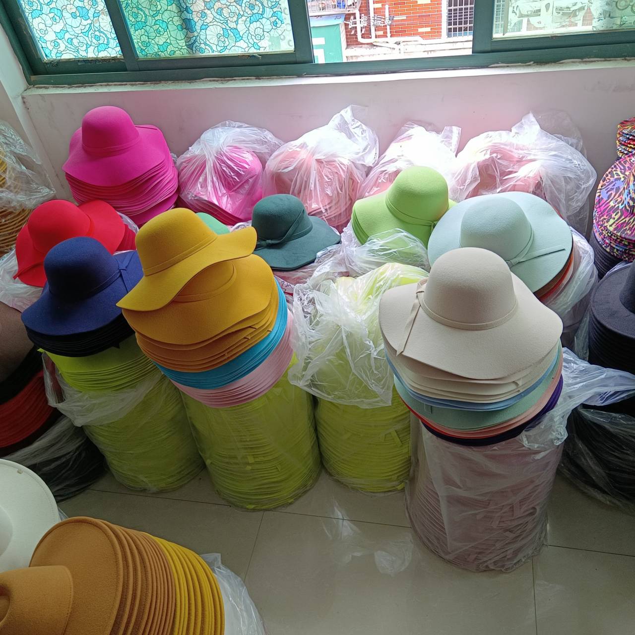 White Dome-shaped Ladies' Hat  - Hat Floppy Wide incelemesi ve fiyatı